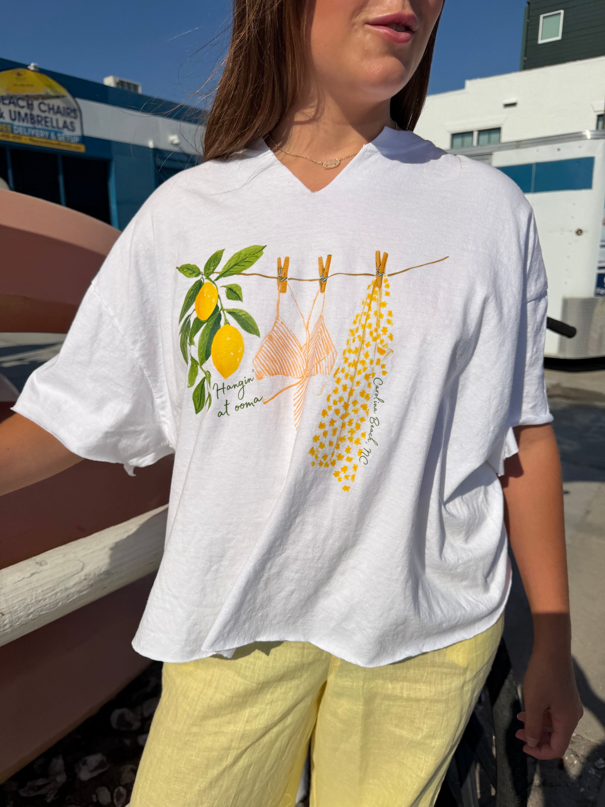 Hangin' at OOMA tee