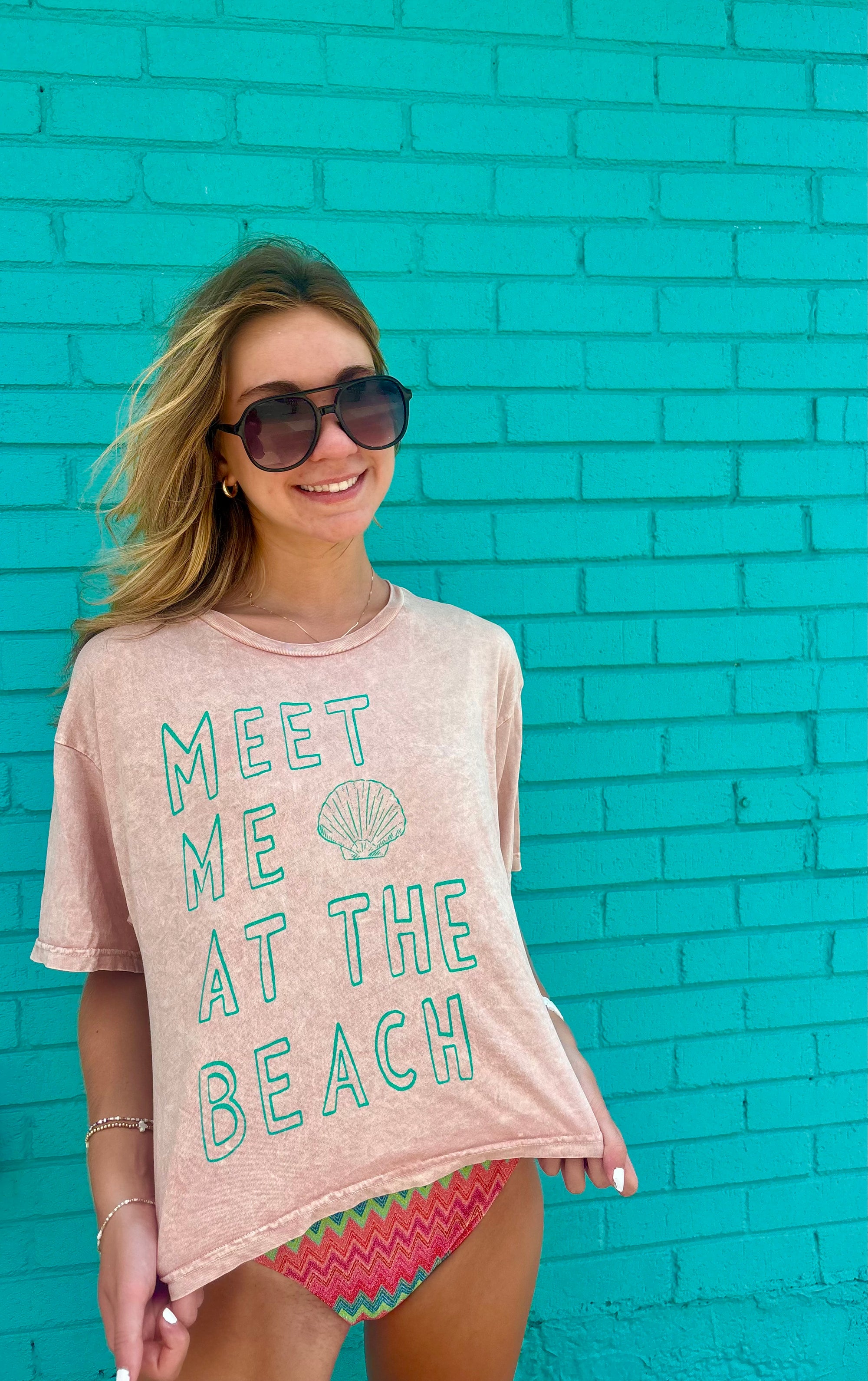 Meet me at the beach mineral tee