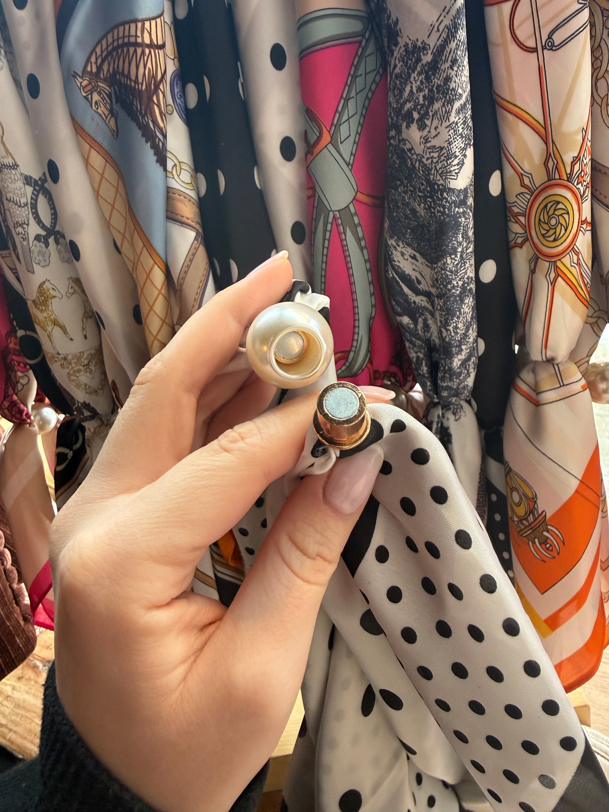 Magnetic Pearl Scarf